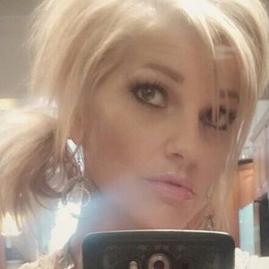 Meet your Posher, Tanya